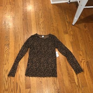 Old Navy cheetah print long sleeve. Size Medium